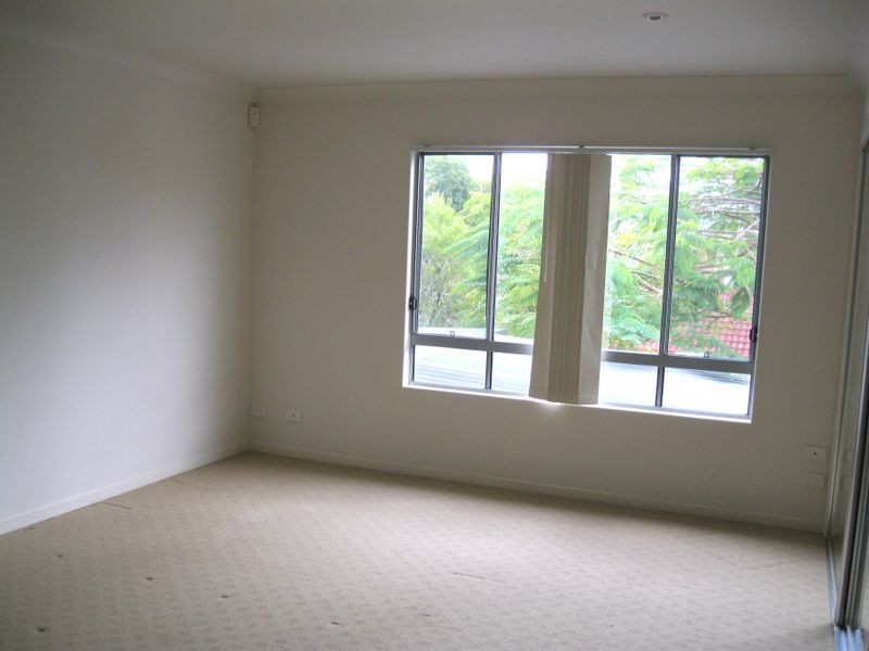 2/12 Ferny Fairway, Burleigh Waters QLD 4220