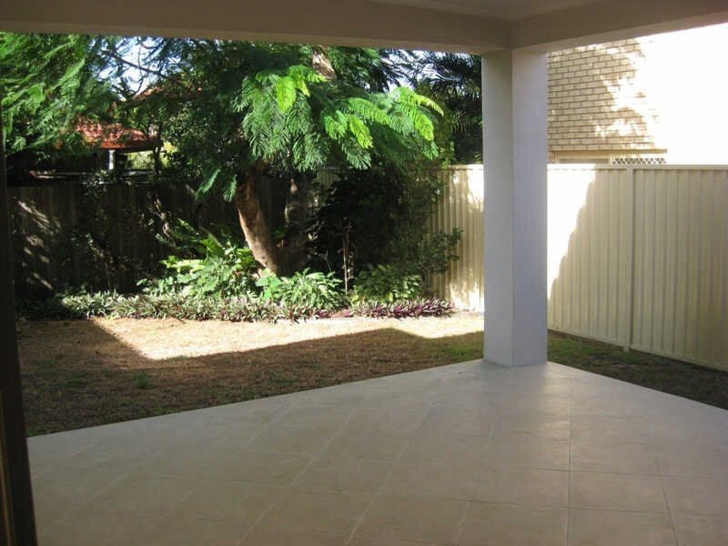2/12 Ferny Fairway, Burleigh Waters QLD 4220