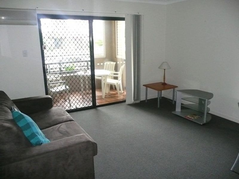 38 Petrel Avenue, Mermaid Beach QLD 4218