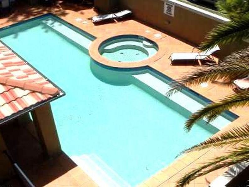 38 Petrel Avenue, Mermaid Beach QLD 4218