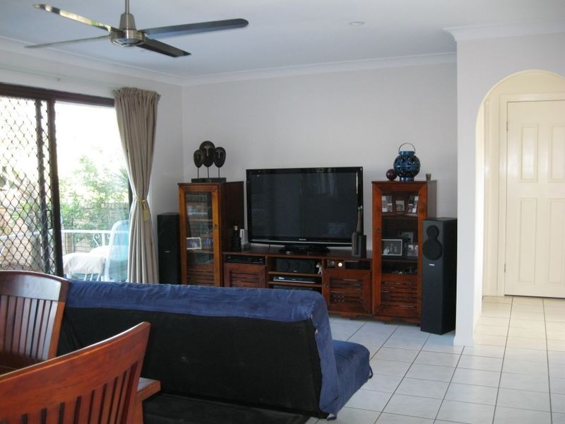 121 Sunshine Blvd, Mermaid Waters QLD 4218