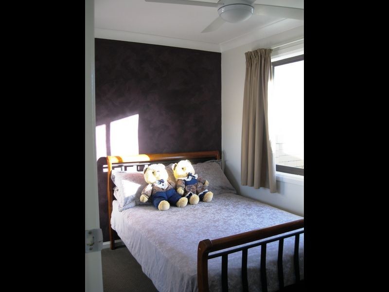 121 Sunshine Blvd, Mermaid Waters QLD 4218