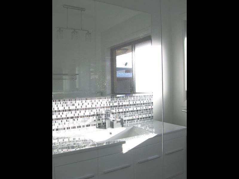 121 Sunshine Blvd, Mermaid Waters QLD 4218