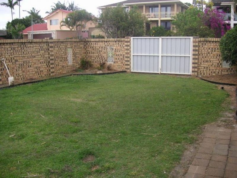 1 Petunia Crt, Miami QLD 4220