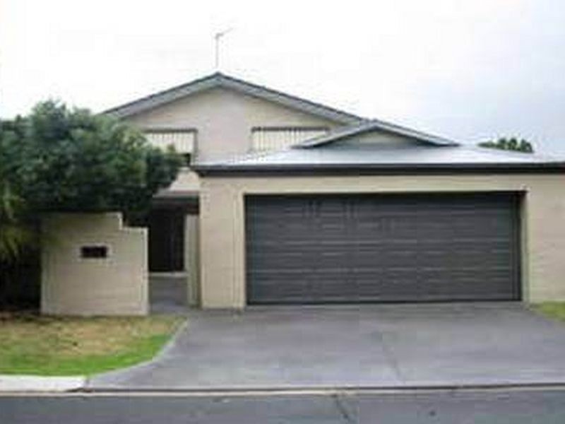 15 Spoonbill Court, Burleigh Waters QLD 4220