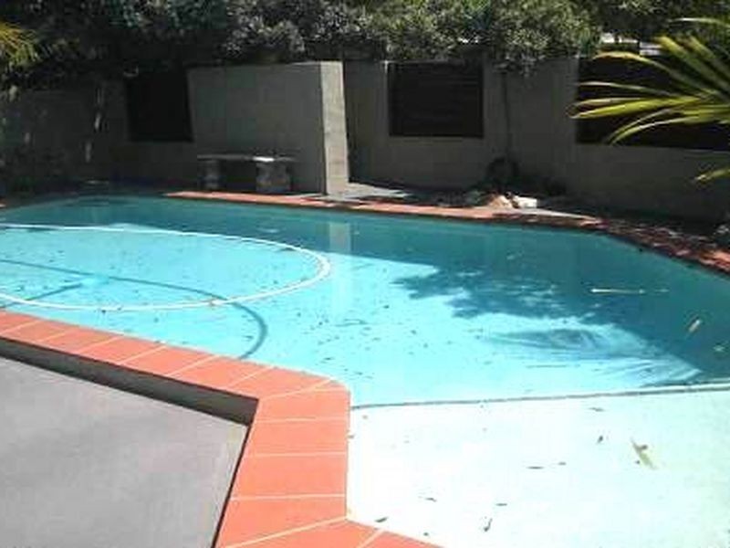 15 Spoonbill Court, Burleigh Waters QLD 4220