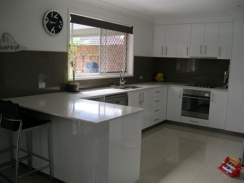 4 Violet Crt, Miami QLD 4220
