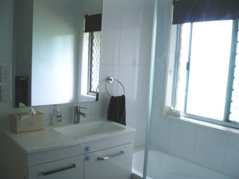 4 Violet Crt, Miami QLD 4220