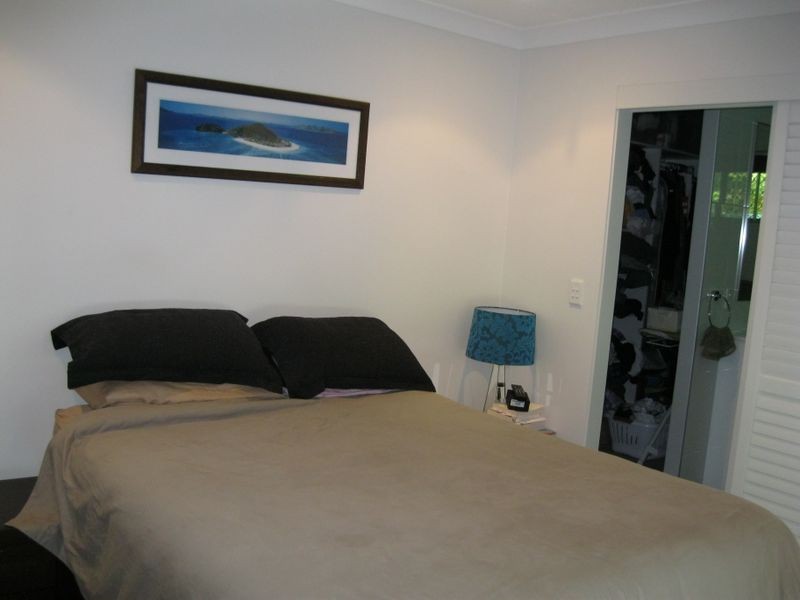 4 Violet Crt, Miami QLD 4220