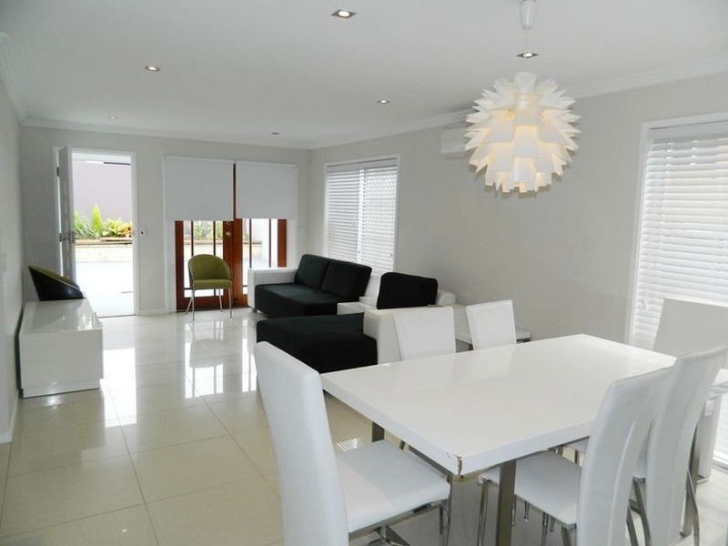 2/6 Parkview Pl, Southport QLD 4215