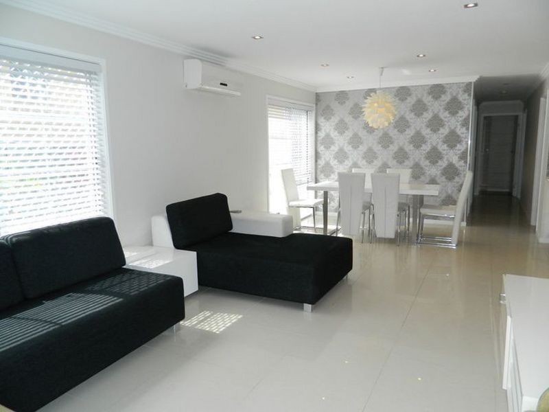 2/6 Parkview Pl, Southport QLD 4215