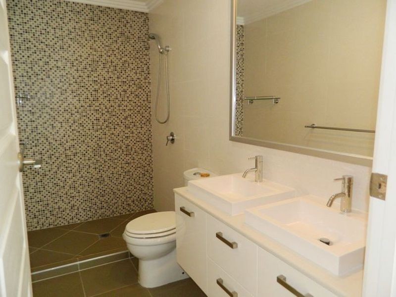 2/6 Parkview Pl, Southport QLD 4215