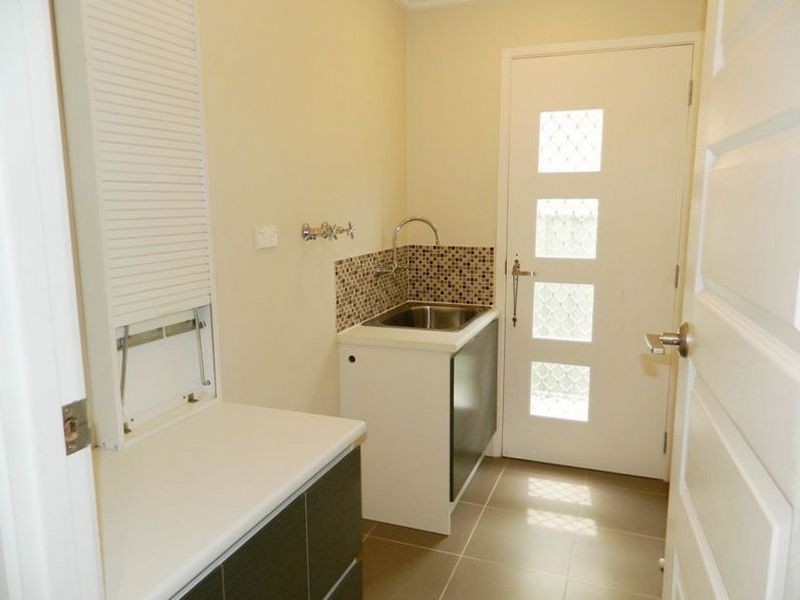 2/6 Parkview Pl, Southport QLD 4215