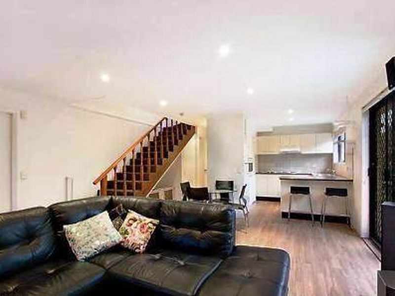 4/10 Cotinga Crescent, Burleigh Waters QLD 4220