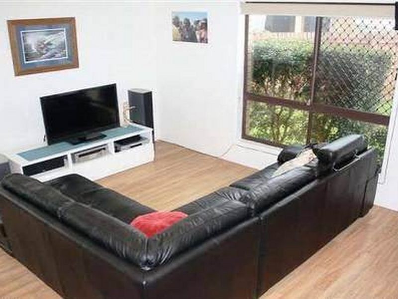 4/10 Cotinga Crescent, Burleigh Waters QLD 4220