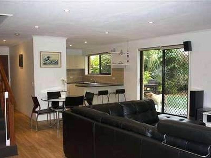 4/10 Cotinga Crescent, Burleigh Waters QLD 4220