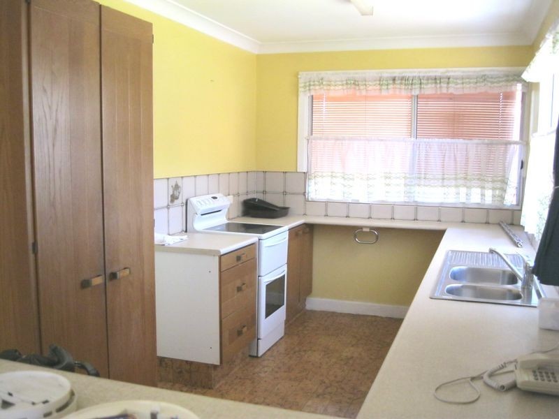 1 Kevin Crt, Miami QLD 4220