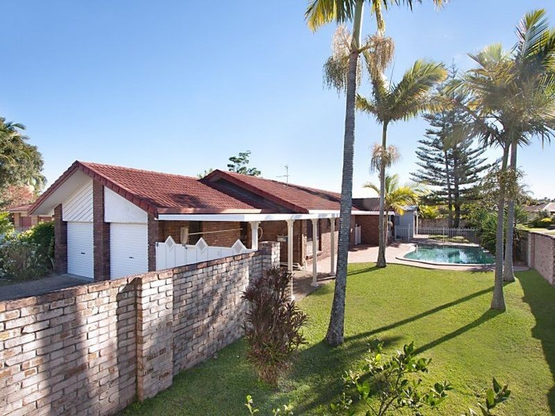 2 Holbrook Way, Elanora QLD 4221