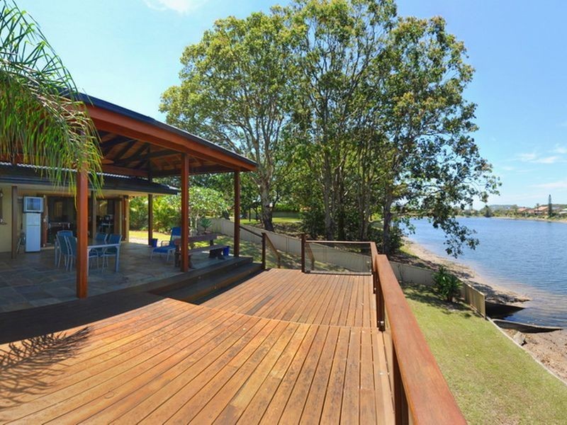 52 Honeyeater Drive, Burleigh Waters QLD 4220