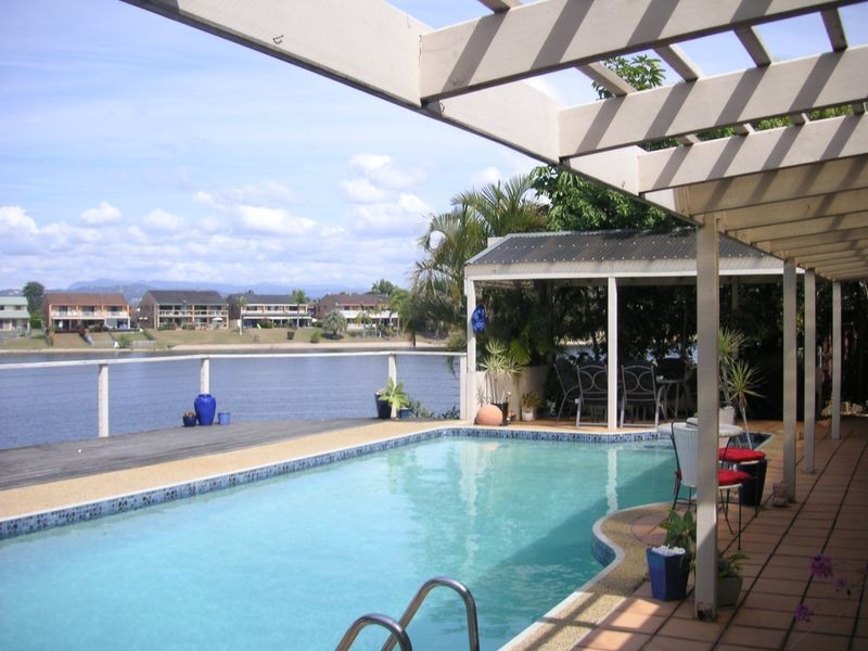 26 Honeyeater Drive, Burleigh Waters QLD 4220