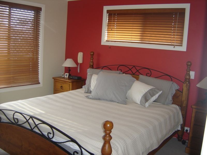 26 Honeyeater Drive, Burleigh Waters QLD 4220