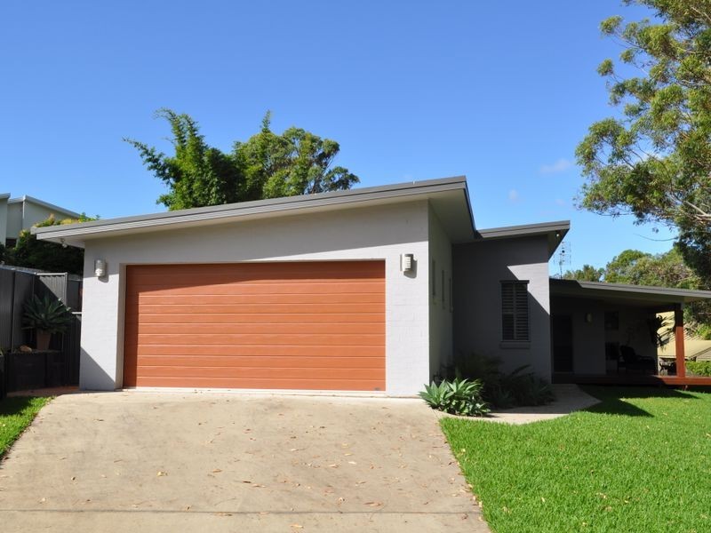 13 Whitewater Place, Sapphire Beach NSW 2450