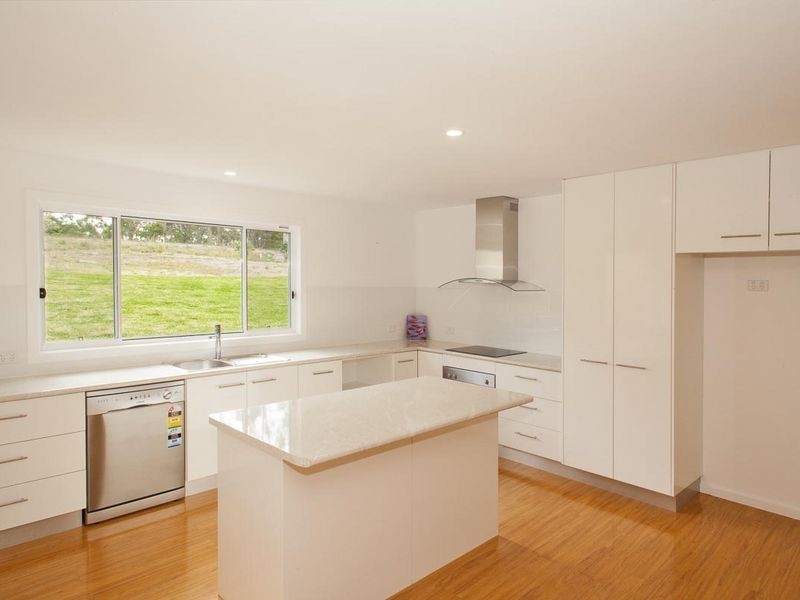 5 Helmsman Close, Safety Beach NSW 2456