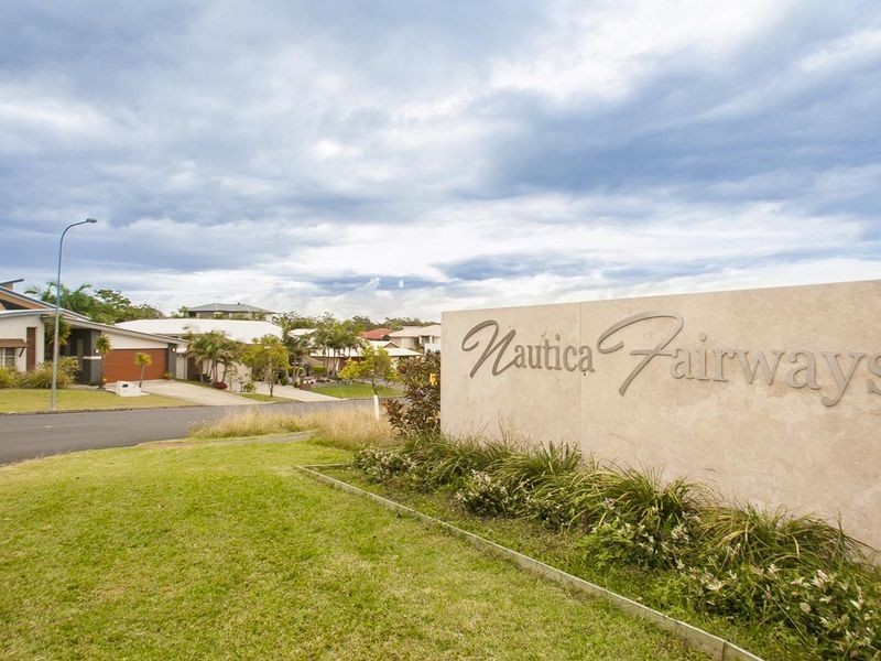 5 Helmsman Close, Safety Beach NSW 2456