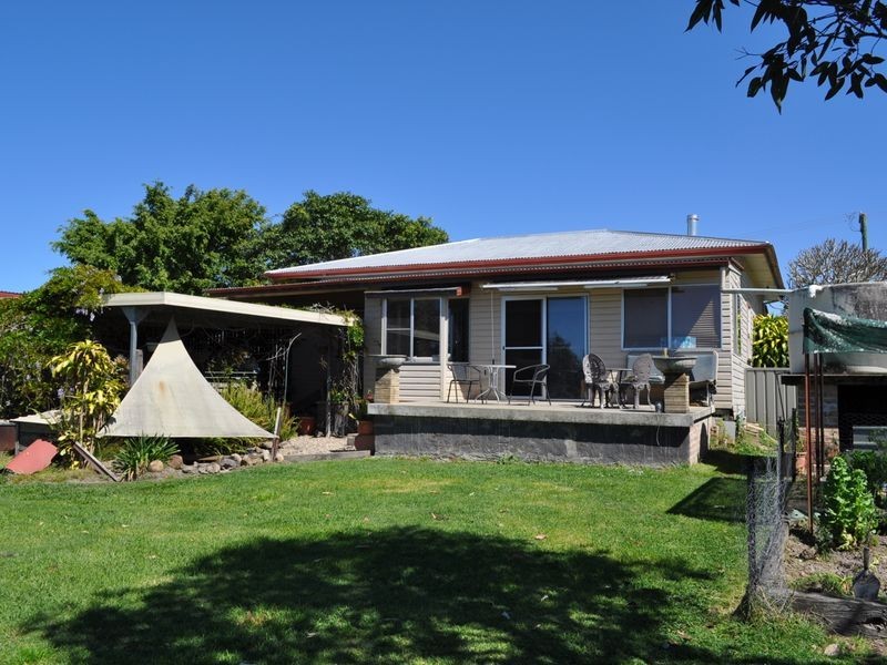 75 East Street, Macksville NSW 2447
