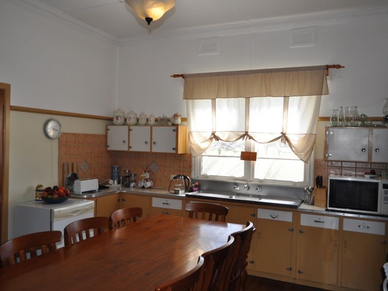 75 East Street, Macksville NSW 2447