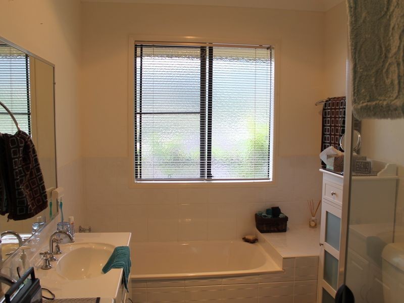 99 Roselands Drive Off Shephards Lane, Coffs Harbour NSW 2450