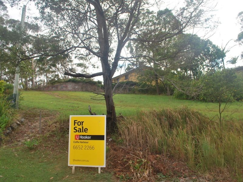 12 McPhee Close, Woolgoolga NSW 2456
