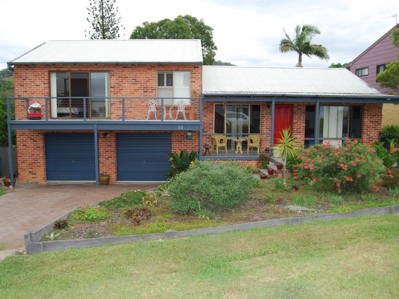 13 Hunter Close, Sapphire Beach NSW 2450