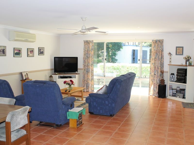 18 Topaz Drive, Emerald Beach NSW 2456