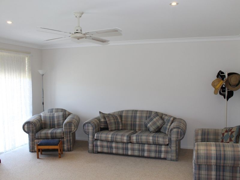 18 Topaz Drive, Emerald Beach NSW 2456