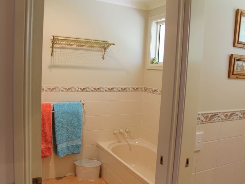 18 Topaz Drive, Emerald Beach NSW 2456