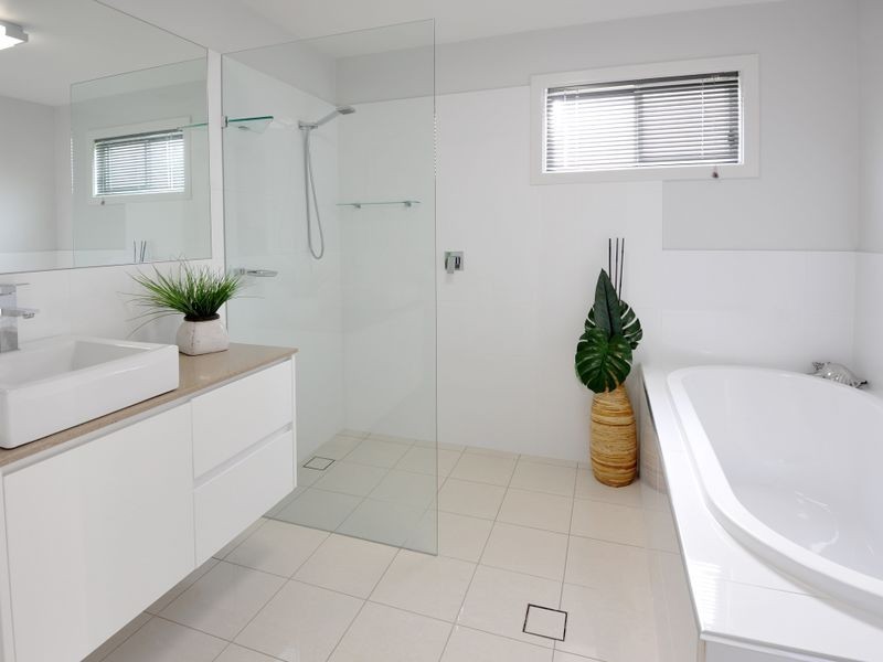 2a Yachtsman Drive, Safety Beach NSW 2456