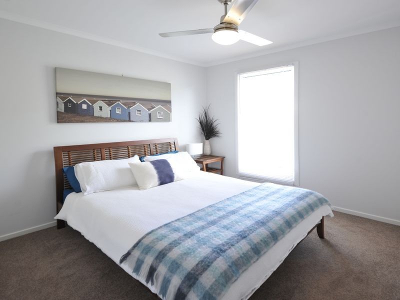 2a Yachtsman Drive, Safety Beach NSW 2456