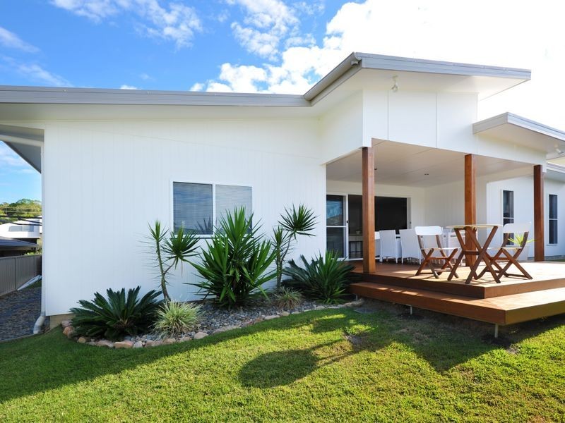 2a Yachtsman Drive, Safety Beach NSW 2456