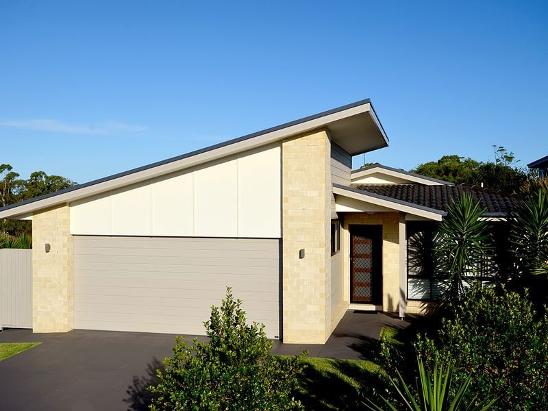 21 Vista Close, Woolgoolga NSW 2456