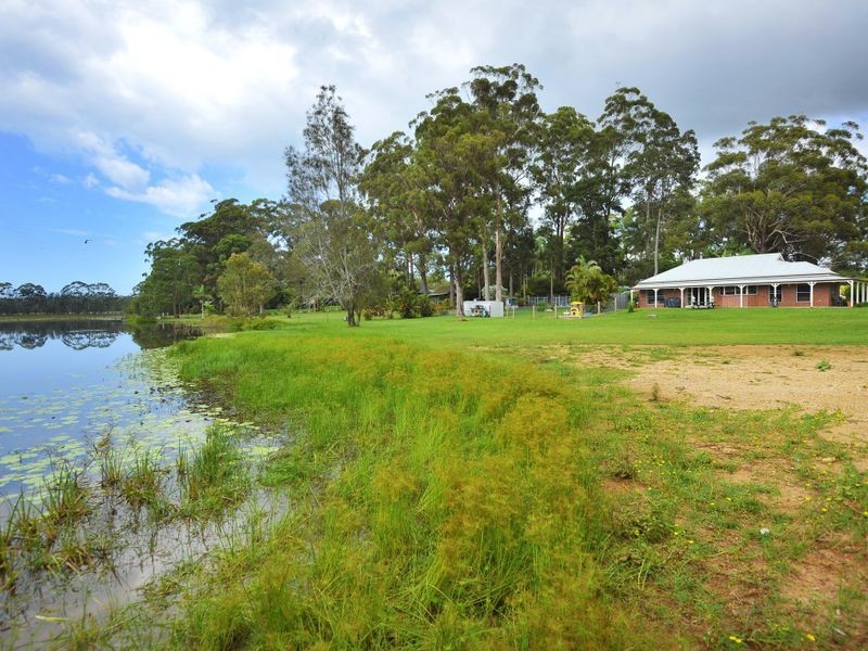 10 Lake Russell Drive, Emerald Beach NSW 2456