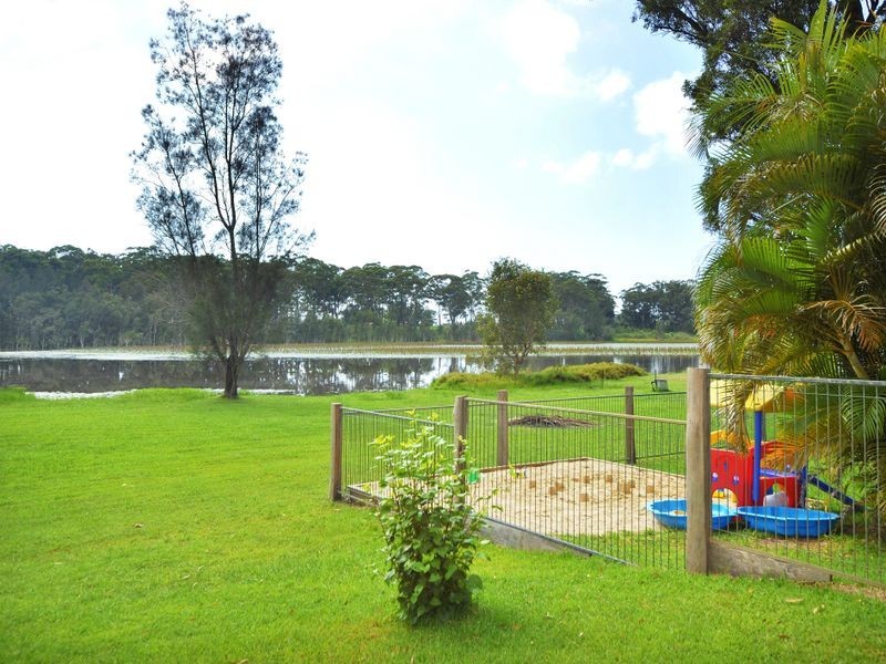 10 Lake Russell Drive, Emerald Beach NSW 2456