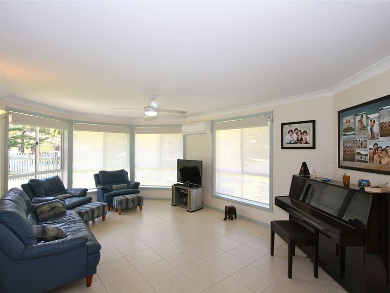 2 Marlin Close, Emerald Beach NSW 2456