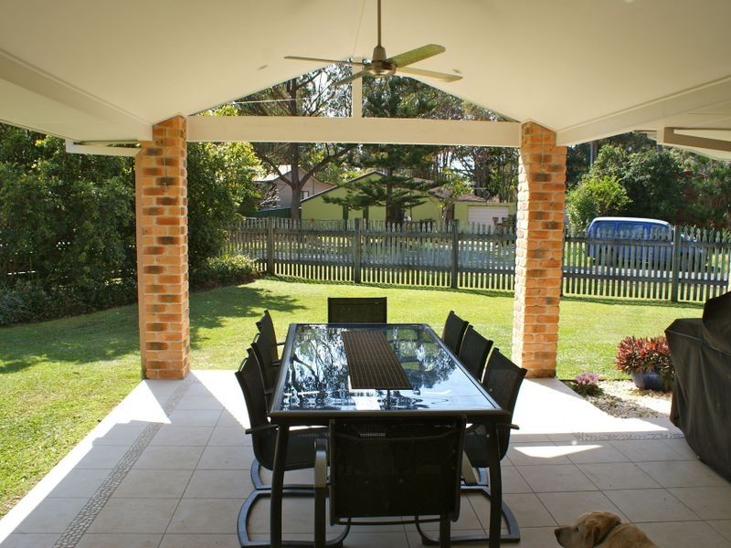 2 Marlin Close, Emerald Beach NSW 2456