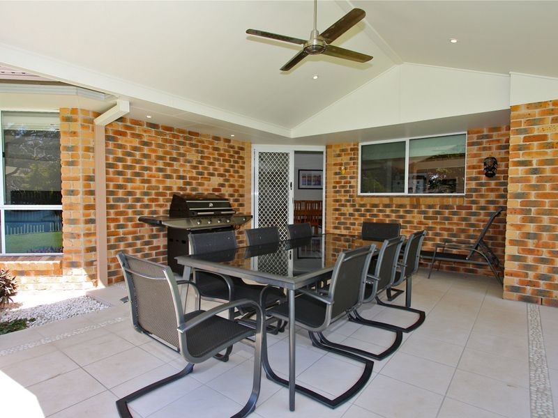 2 Marlin Close, Emerald Beach NSW 2456