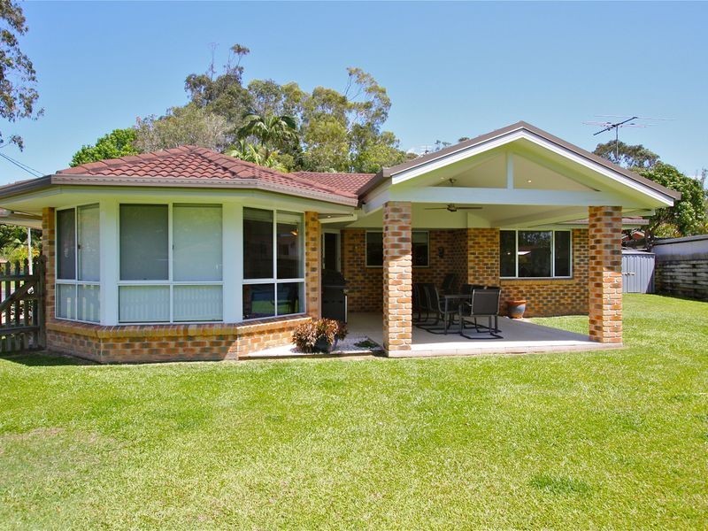 2 Marlin Close, Emerald Beach NSW 2456