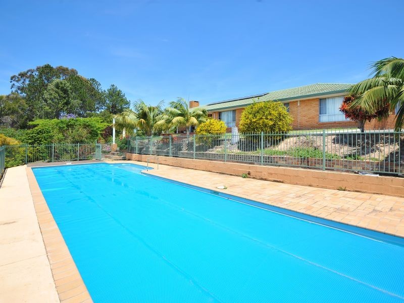 20A Skinner Close, Emerald Beach NSW 2456
