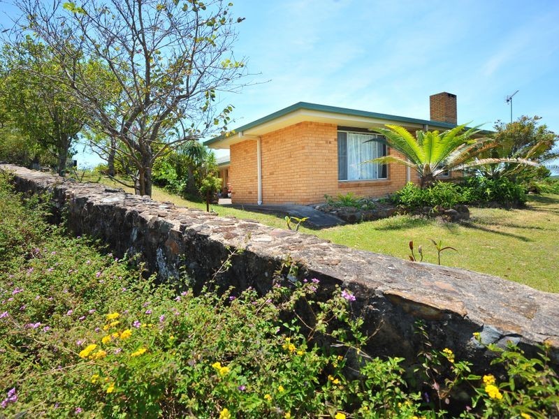 20A Skinner Close, Emerald Beach NSW 2456