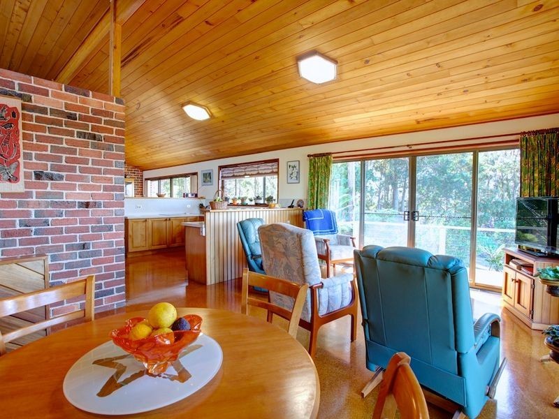 20b Skinner Close, Emerald Beach NSW 2456