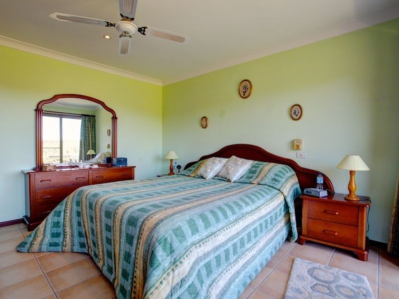 20b Skinner Close, Emerald Beach NSW 2456